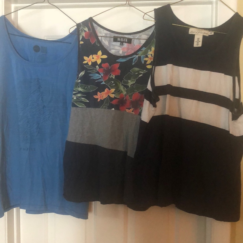4 muscle tank tops all size medium
